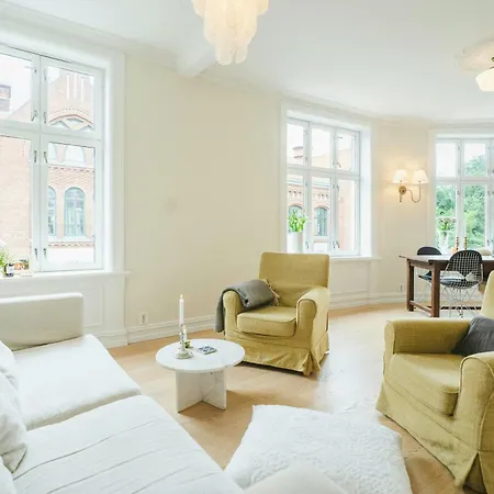 Renovated Flat In A Classic Building Grunerlokka Lägenhet