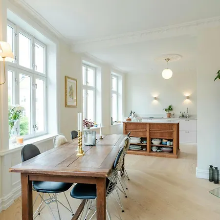 Renovated Flat In A Classic Building Grunerlokka