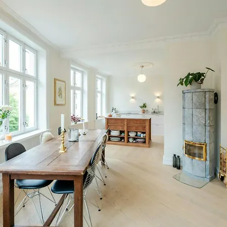 Lägenhet Renovated Flat In A Classic Building Grunerlokka